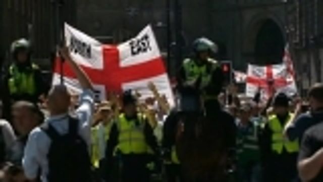 News video: Anti-Islamist English Defense League takes to streets of Newcastle